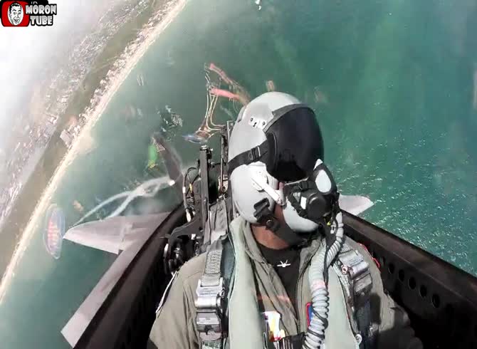 Video :Amazing journey on a Lockheed Martin F-22 Raptor aircraft